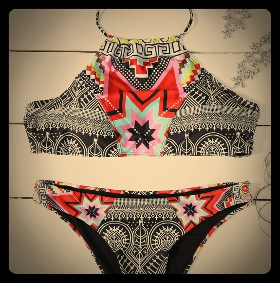 Halter High Neck Geometrical Print Boho Bikini Set - Picture 1 of 8